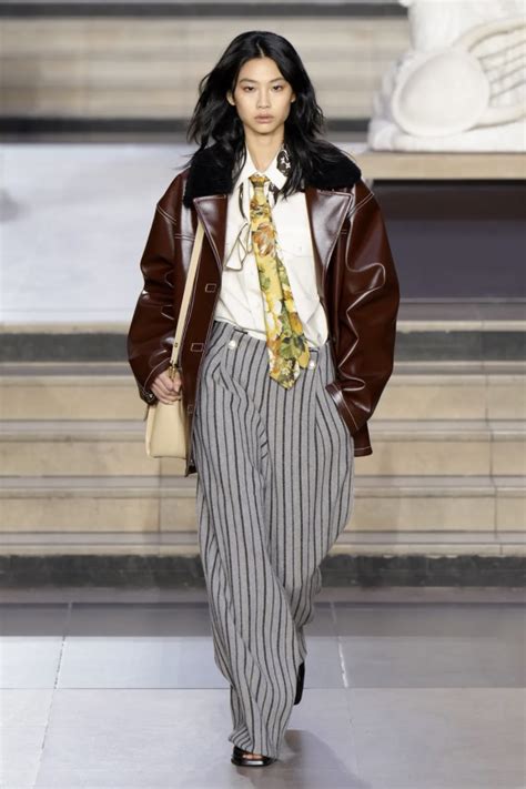 louis vuitton outfit completi|louis vuitton model 2022.